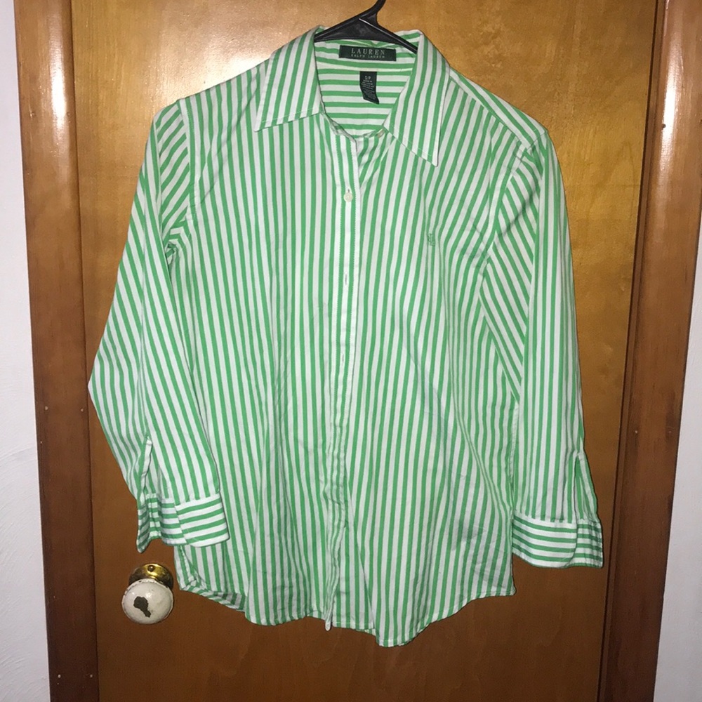 button down show or dress shirt